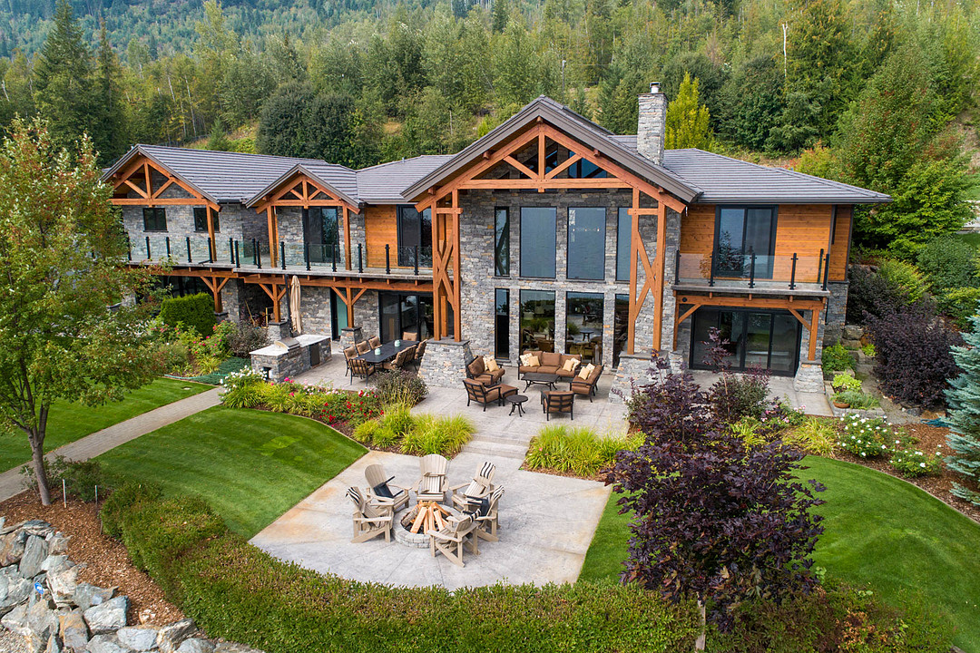 Two Luxury Shuswap Waterfront Homes For Sale – Luxury Residence